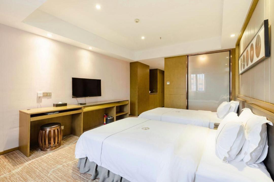 Lnsail Hotel Shenzhen Luohu Port Railway Station Exterior photo