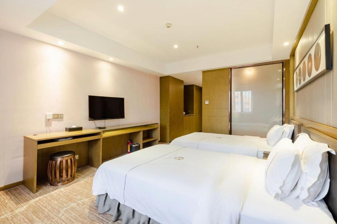 Lnsail Hotel Shenzhen Luohu Port Railway Station Exterior photo