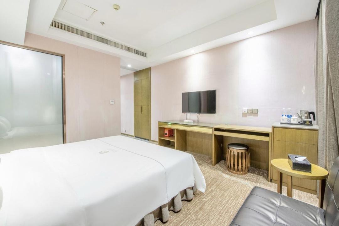 Lnsail Hotel Shenzhen Luohu Port Railway Station Exterior photo