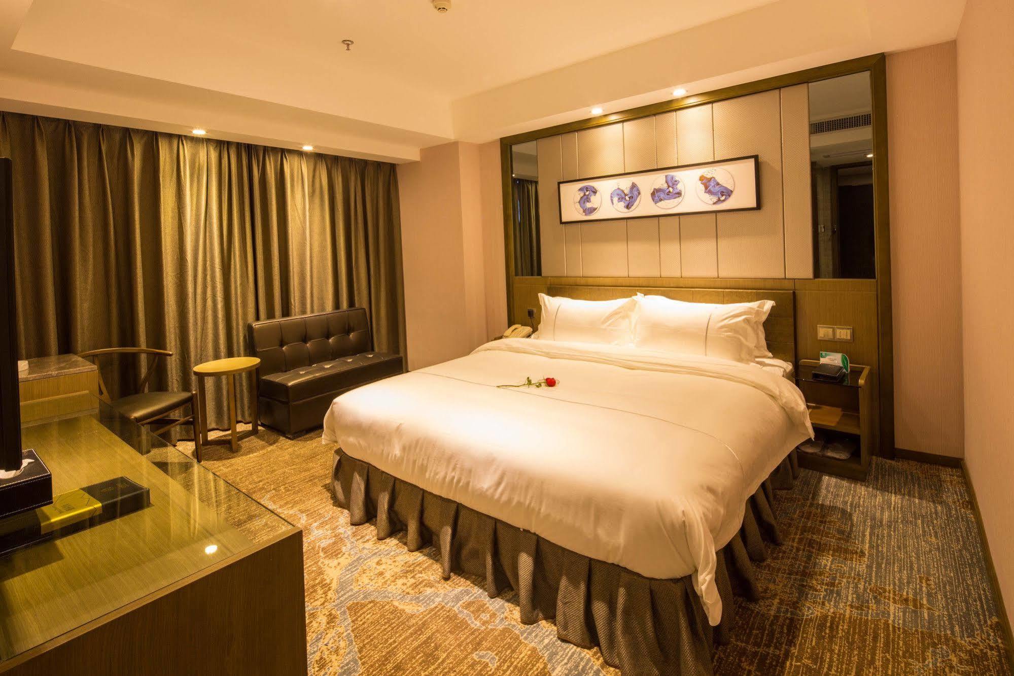 Lnsail Hotel Shenzhen Luohu Port Railway Station Exterior photo